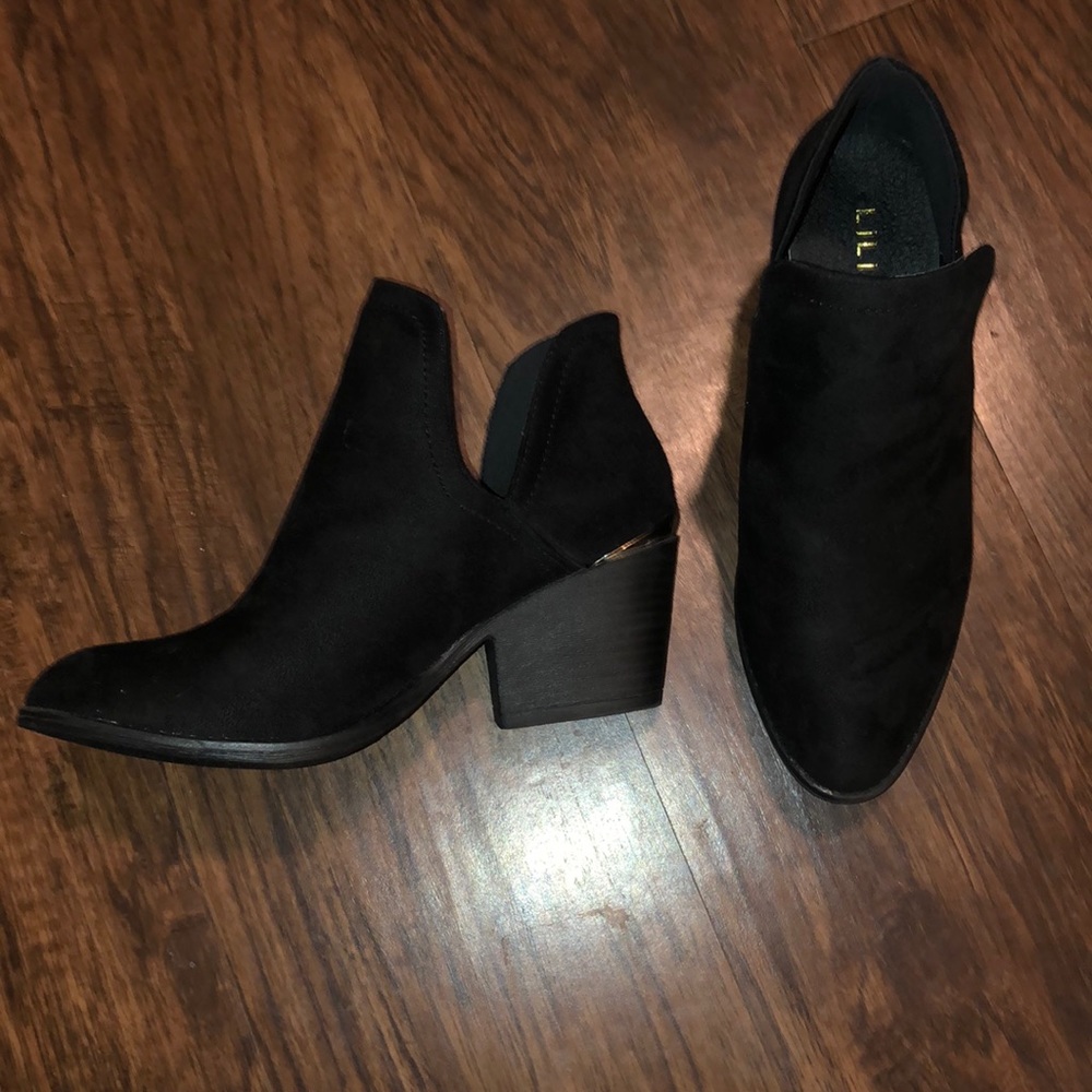 Brand new black women’s booties - size 8
